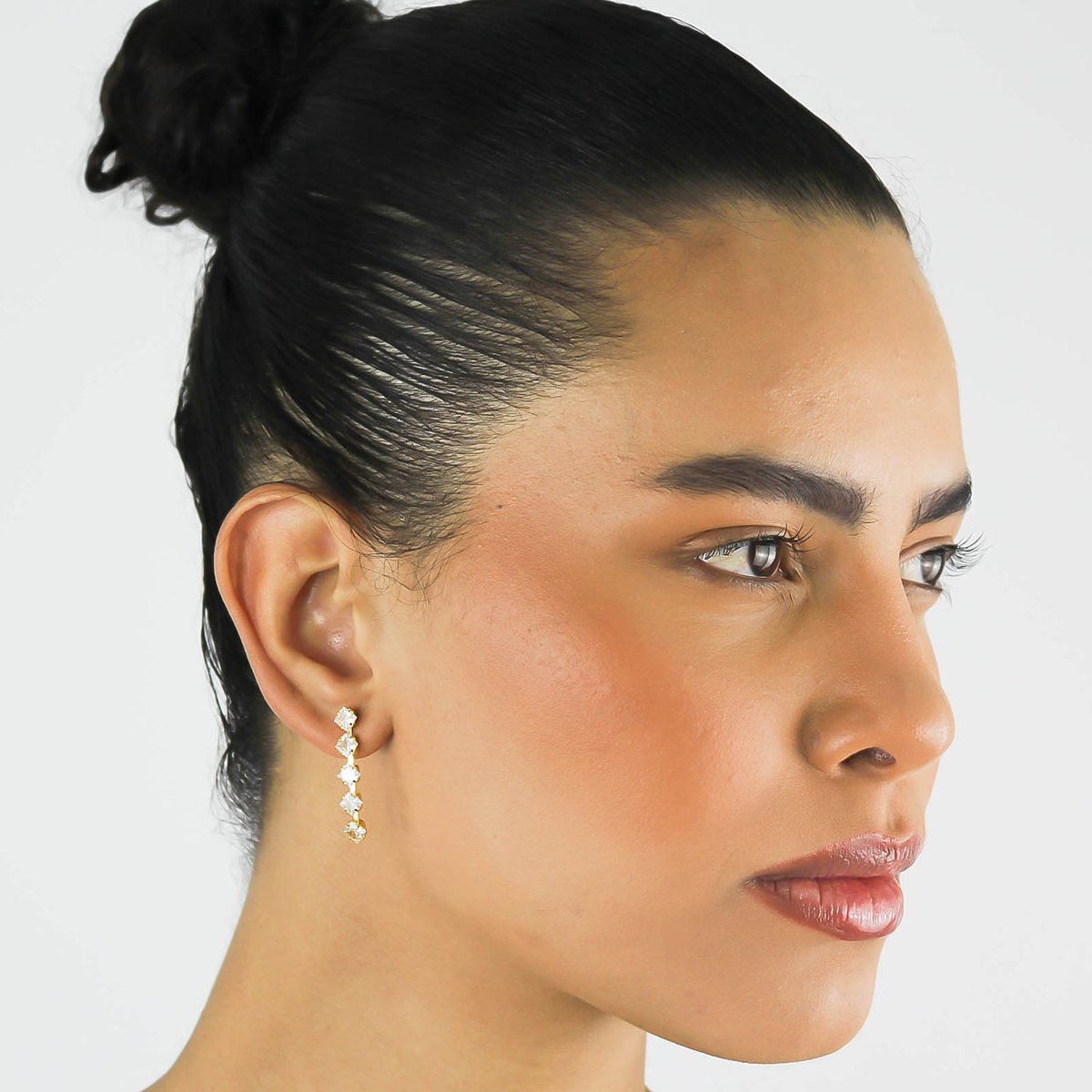 Brinco Médio Zirconia Branca- Banhado A Ouro 18k