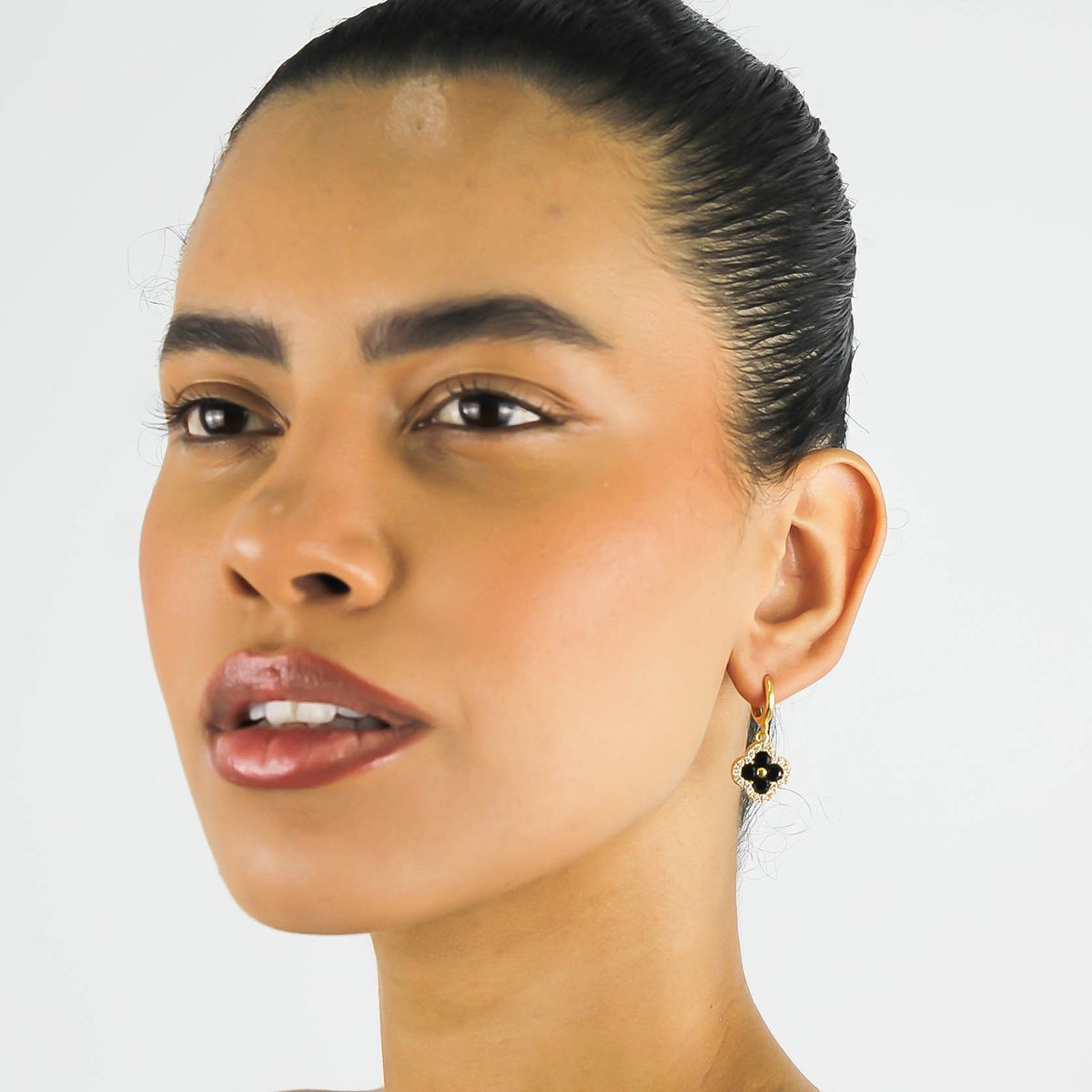 Argola Trevo Com Zircônias- Banhado A Ouro 18k