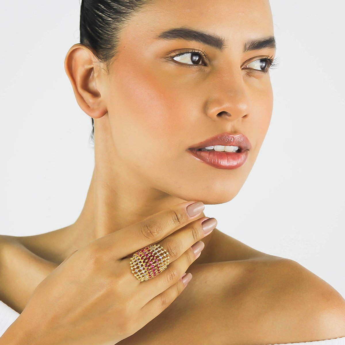 Anel Largo Curvo Com Zircônia- Banhado A Ouro 18k